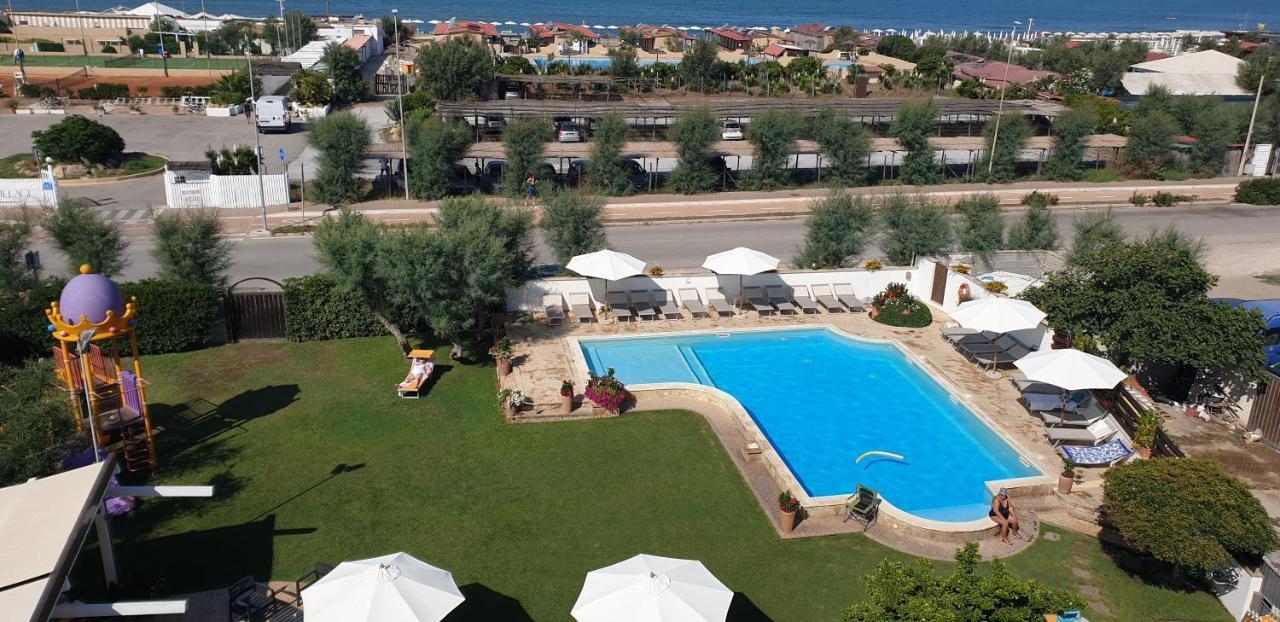 Hotel Corallo Fregenae Exterior foto